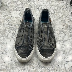Blowfish sneakers size 7 1/2